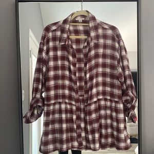 American eagle plaid long sleeve button up top.  Size large